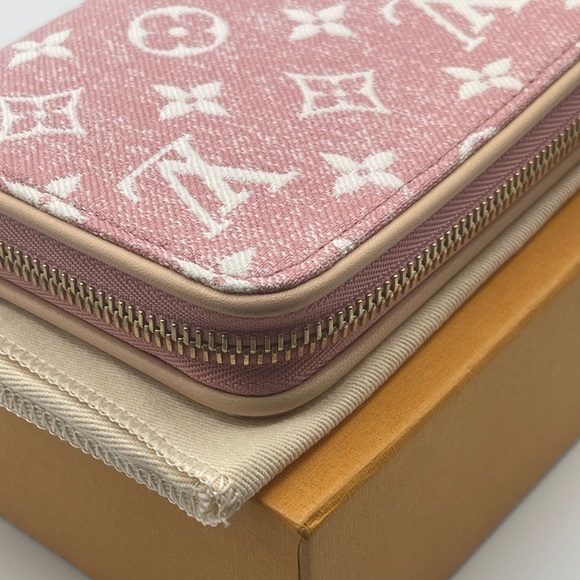 Louis Vuitton Jacquard Denim Monogram Long Round Zippy Wallet Limited Edition - Picture 12 of 16